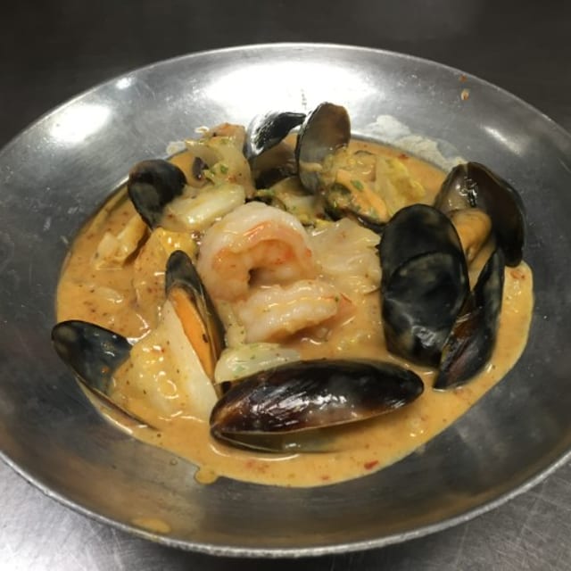 Yellow Curry Seafood.