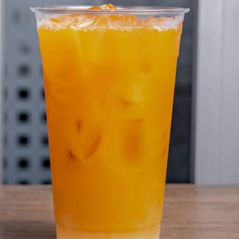 Classic Thai Tea: Creamy & Sweet Delight